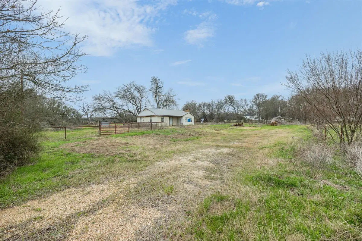 210 Post Oak St, Caldwell, TX 77836 - #1