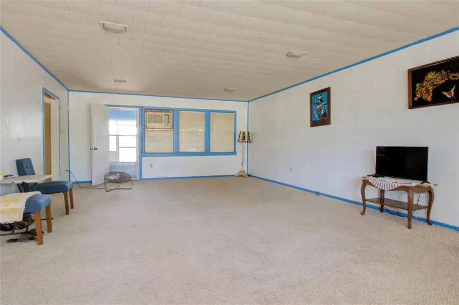 500 N Texas Ave, Nixon, TX 78140 - Image #3