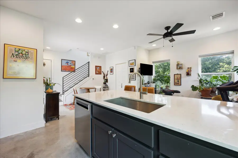 5006 Baker St, Austin, TX 78721 - #2