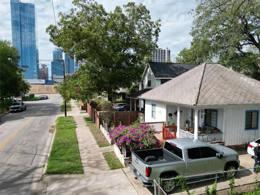 906 E 2nd St, Austin, TX 78702 - #3