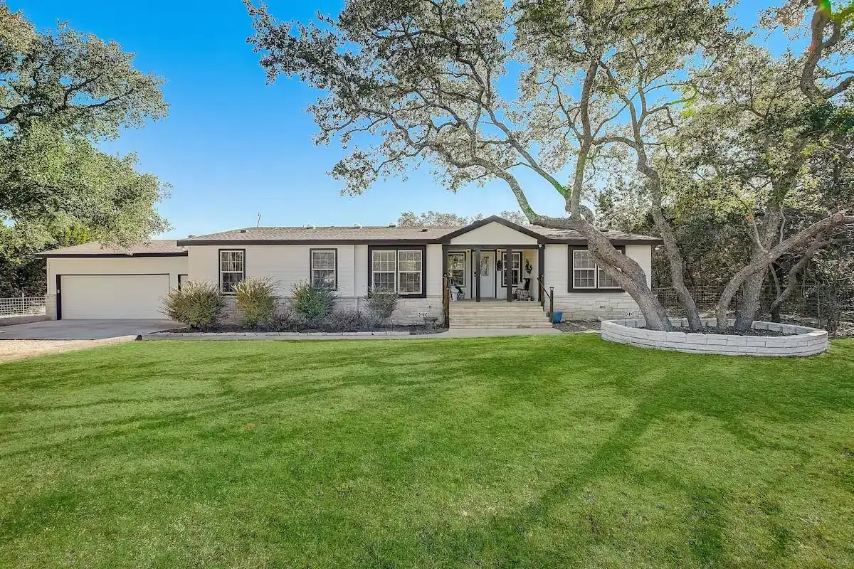 3001 Cox Rd, Blanco, TX 78606 - Image #1