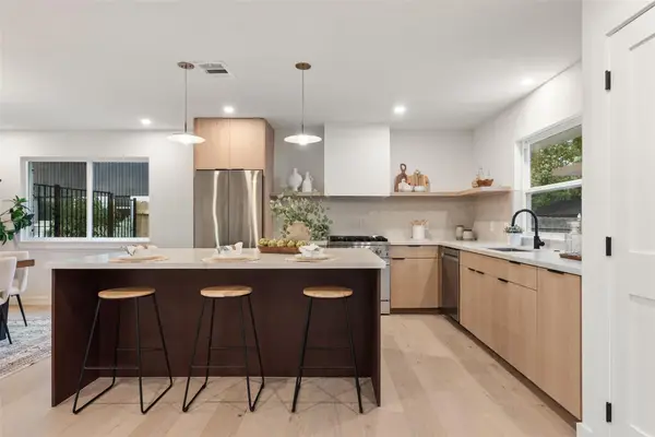 7405 Whispering Winds Dr, Austin, TX 78745