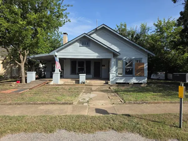 311 W Main St, Lometa, TX 76853