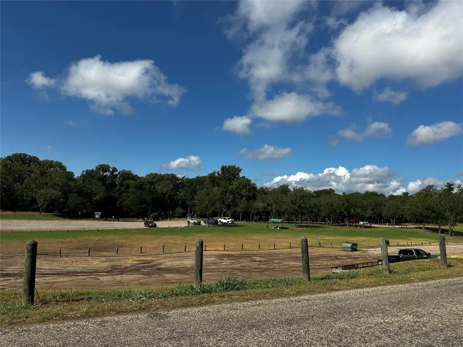 392 Riverside Dr, Bastrop, TX 78602 - #2