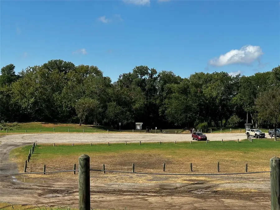 392 Riverside Dr, Bastrop, TX 78602 - #3