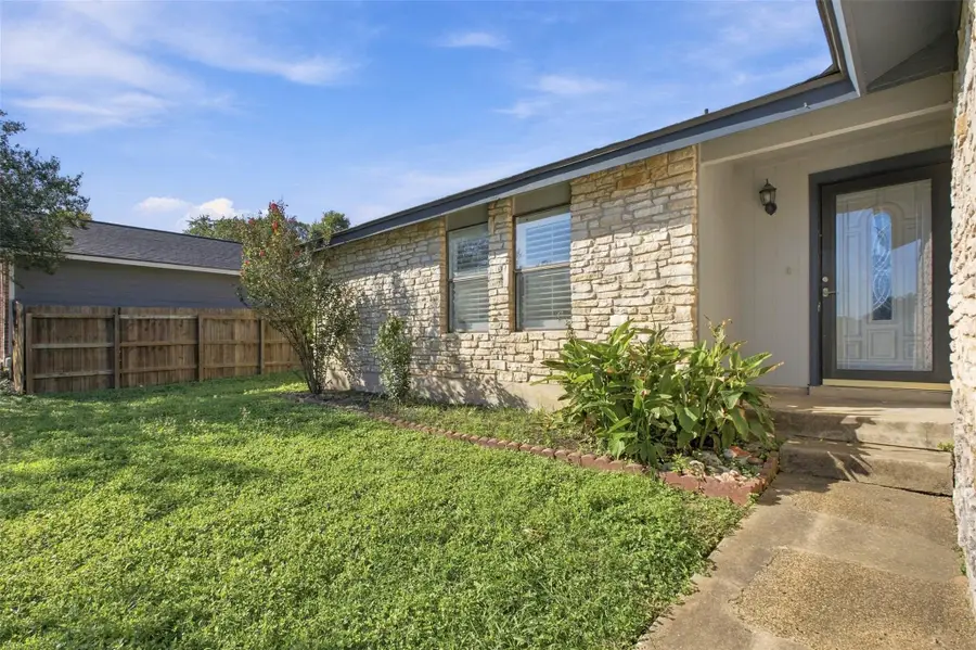 906 Spring Tree St, Round Rock, TX 78681 - #2