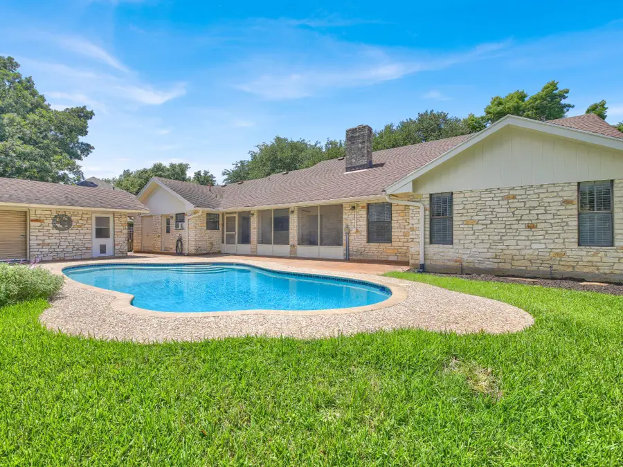 1309 Willow Brook Trl, Taylor, TX 76574 - #2