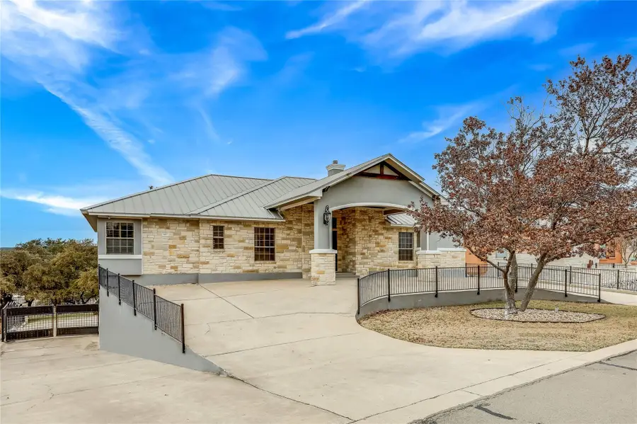 610 Deckhouse Dr, Point Venture, TX 78645 - #2