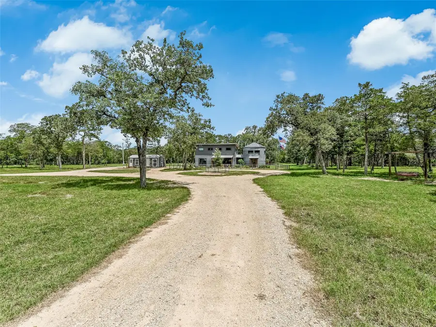 226 Stolle Ln, Flatonia, TX 78941 - #3