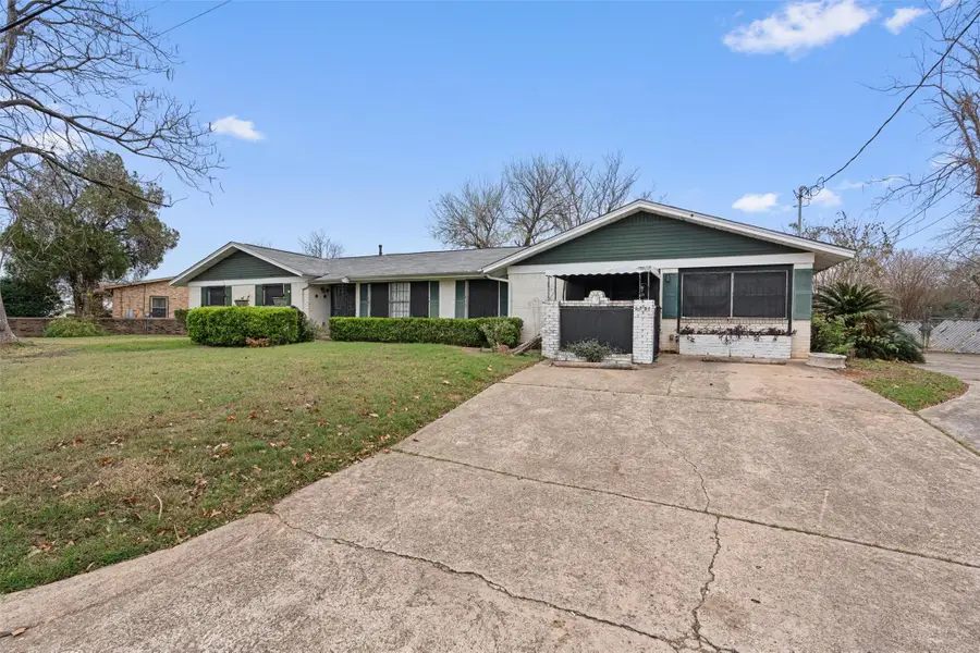 1731 Hillcrest Ln, Austin, TX 78721 - Image #2