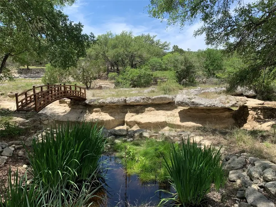 699 Hillview Cir, Dripping Springs, TX 78620 - Image #2