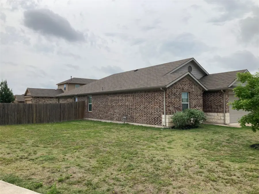 212 Dusky Thrush Dr, Kyle, TX 78640 - Image #2