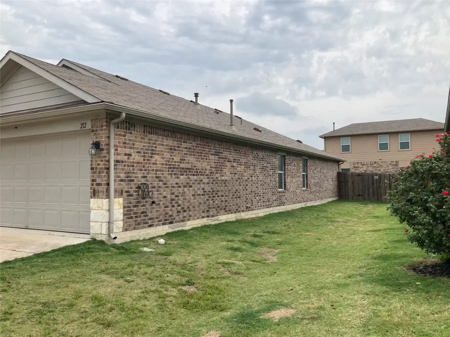 212 Dusky Thrush Dr, Kyle, TX 78640 - Image #3