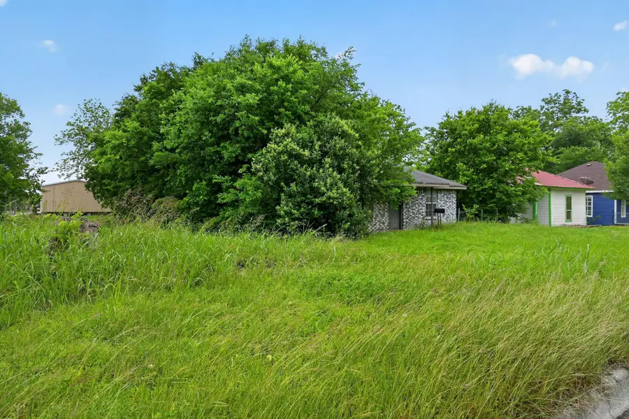 1003 S 4th St, Temple, TX 76504 - #2