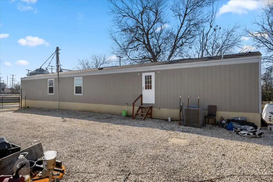 341 SW Front St, Bartlett, TX 76511 - #3