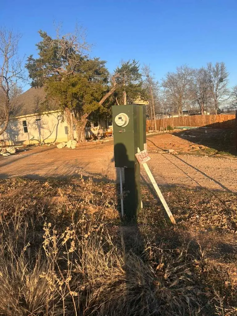 203 Arosa Dr, Elgin, TX 78621 - Image #2