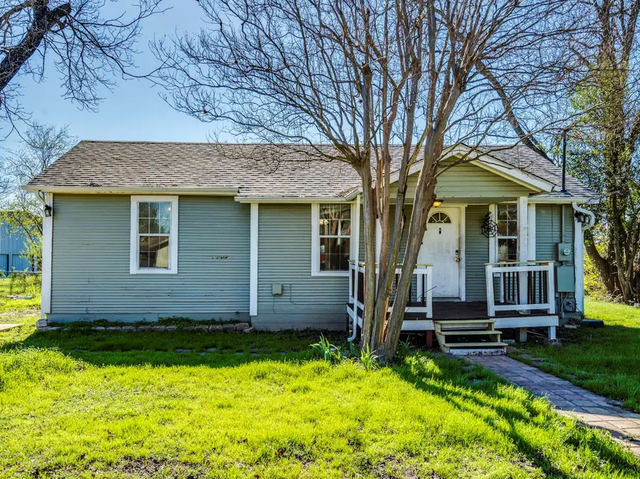 721 E Pine St, Seguin, TX 78155 - Image #2