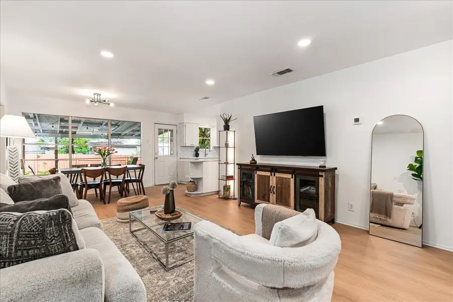 9807 Dallum Dr, Austin, TX 78753 - #2