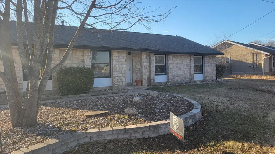 1903 Londonderry Dr, Leander, TX 78641 - Image #2