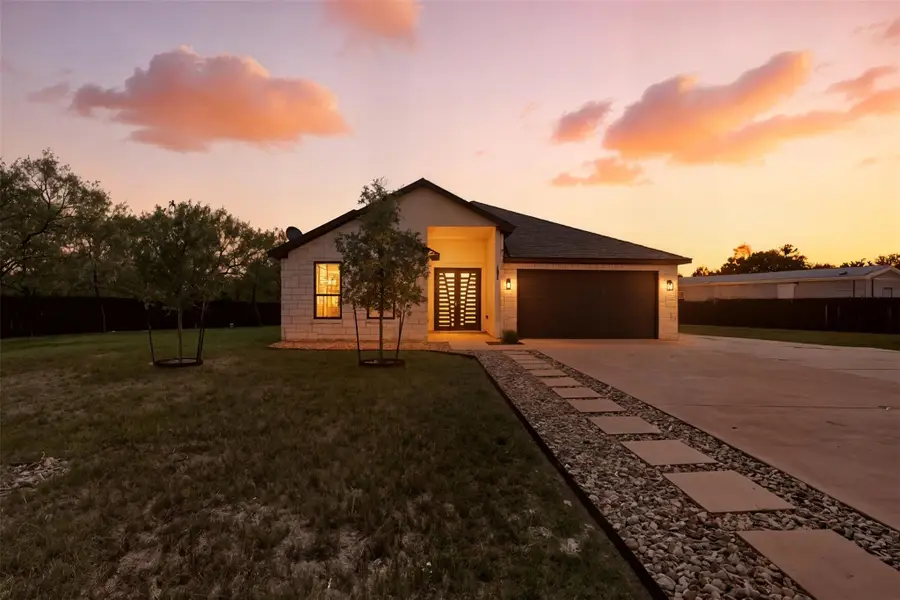 195 Blushing Dr, Cedar Creek, TX 78612 - Image #2