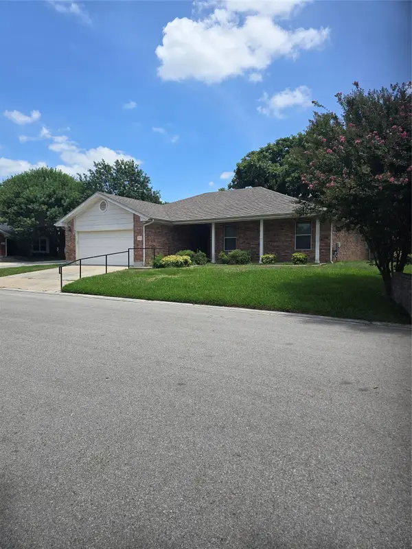 711 Beachwood Rd, Burnet, TX 78611