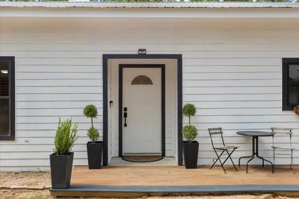 120 Lake Point Way, Bastrop, TX 78602