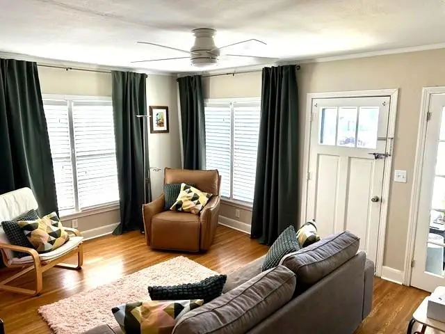 900 W Prairie Lea St, Lockhart, TX 78644 - #2