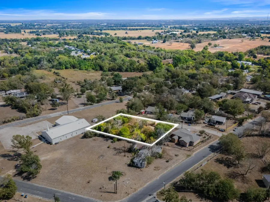 102 Masonic Dr, Elgin, TX 78621 - Image #2