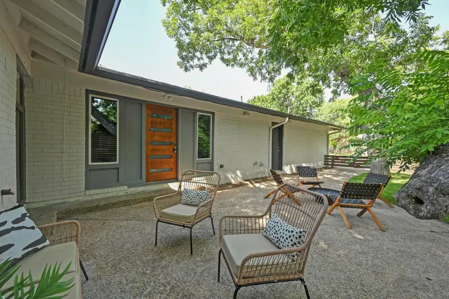 3305 Santa Monica Dr, Austin, TX 78741 - Image #3