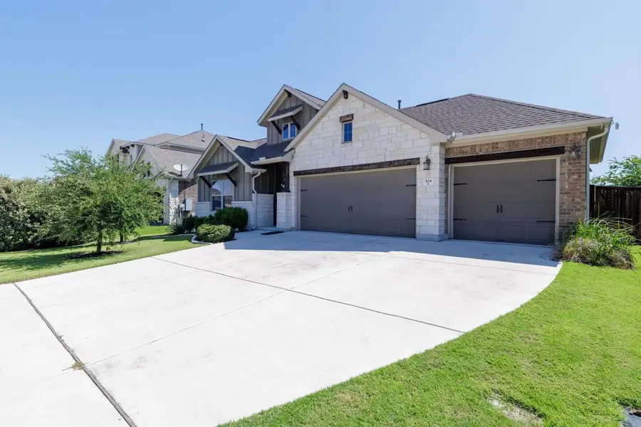 304 Leon Loop, Liberty Hill, TX 78642 - Image #2