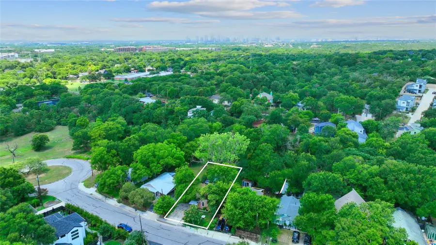 1114 Eleanor St, Austin, TX 78721 - #2