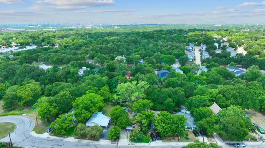 1114 Eleanor St, Austin, TX 78721 - #3