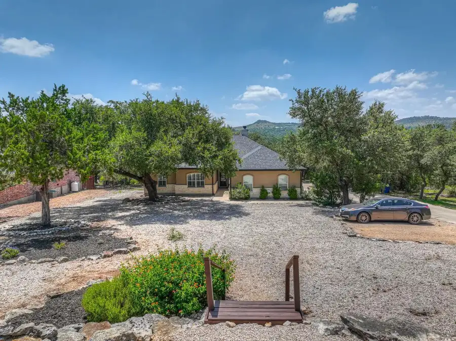 581 Lorne Rd, Canyon Lake, TX 78133 - #2