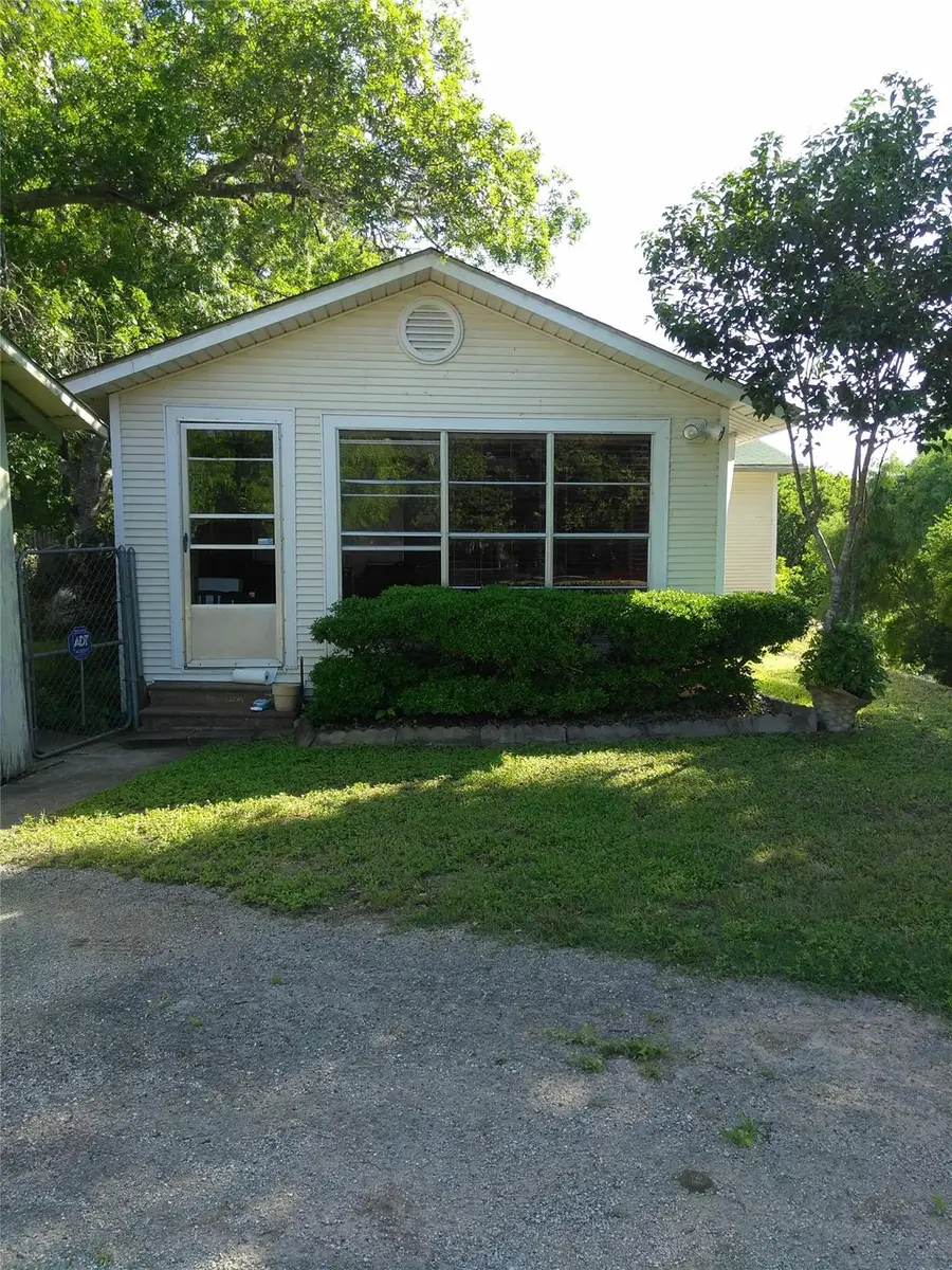 630 Lake Front Ave, New Braunfels, TX 78130 - #2