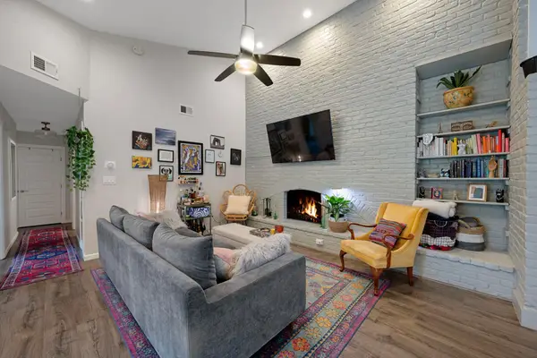 1307 E Saint Johns Ave #B, Austin, TX 78752