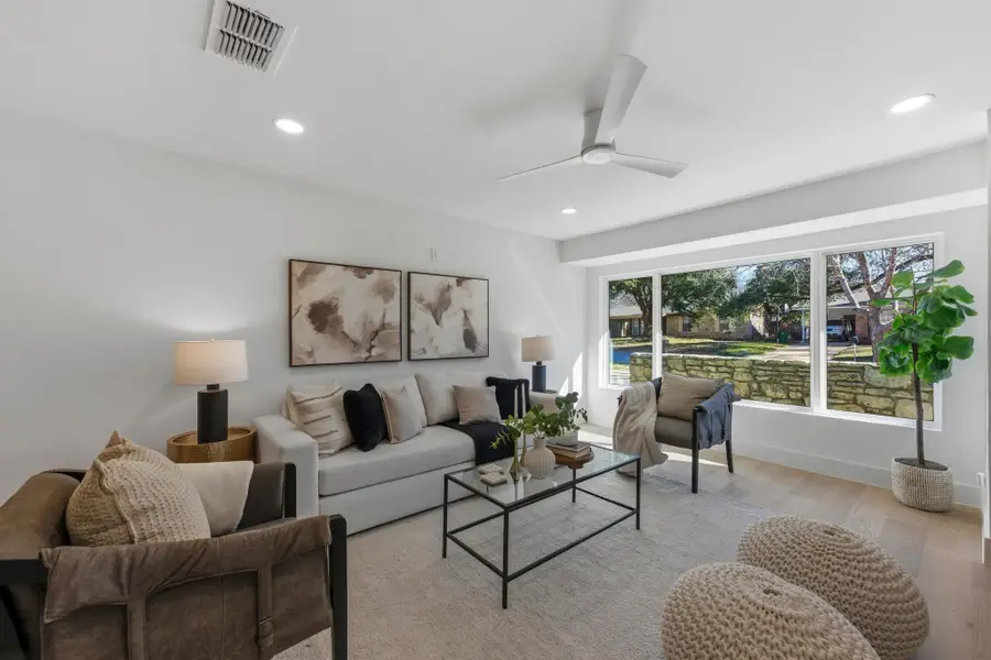 623 Amesbury Ln, Austin, TX 78752 - Image #2