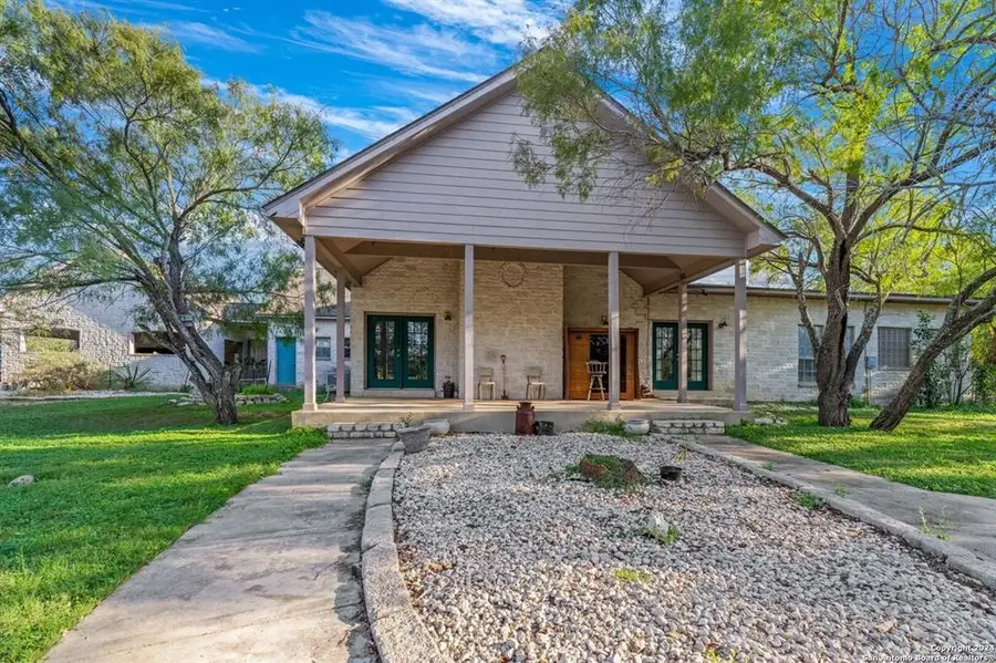 6170 County Road 332, Jourdanton, TX 78026 - Image #2