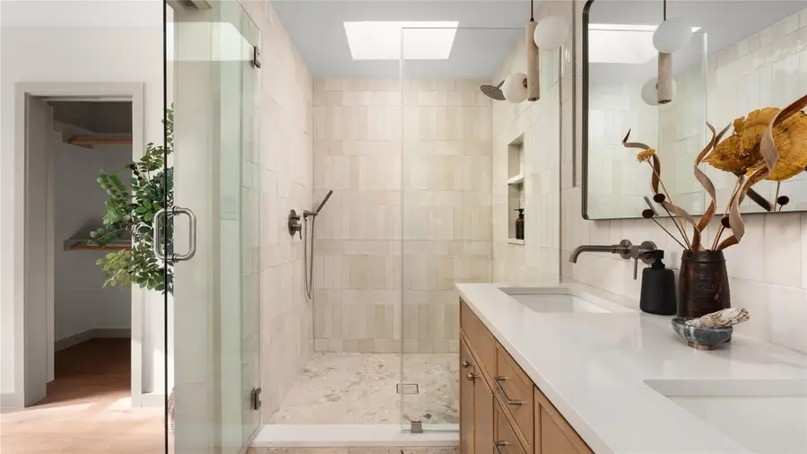 5504 Mapleleaf Dr, Austin, TX 78723 - Image #3