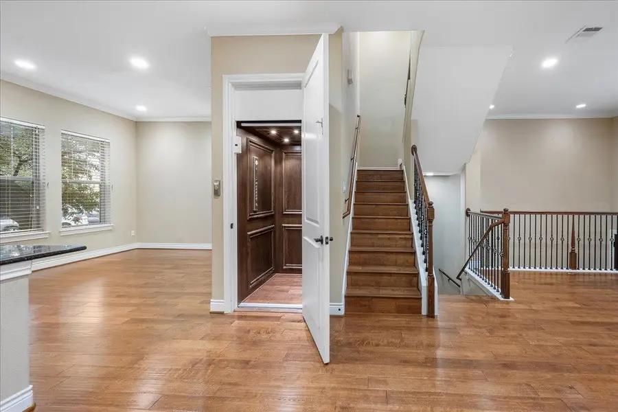 1009 Highknoll Ln, Georgetown, TX 78628 - Image #2