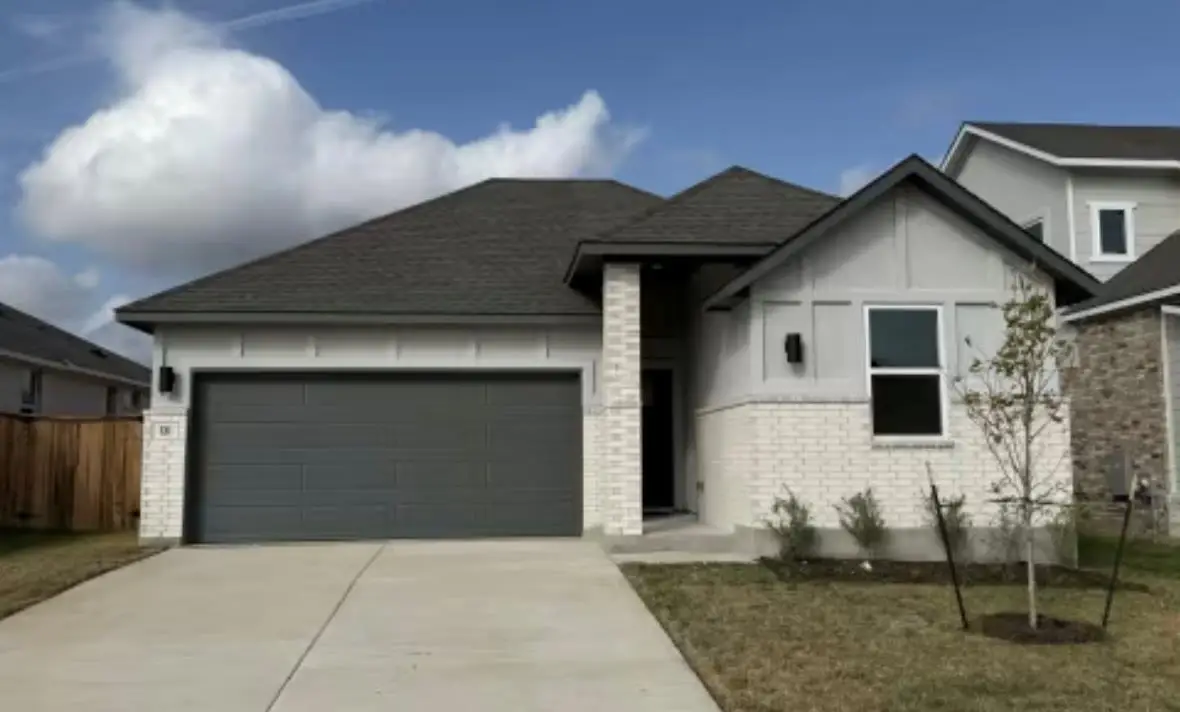 131 Sincere Dr, Kyle, TX 78640 - Image #1