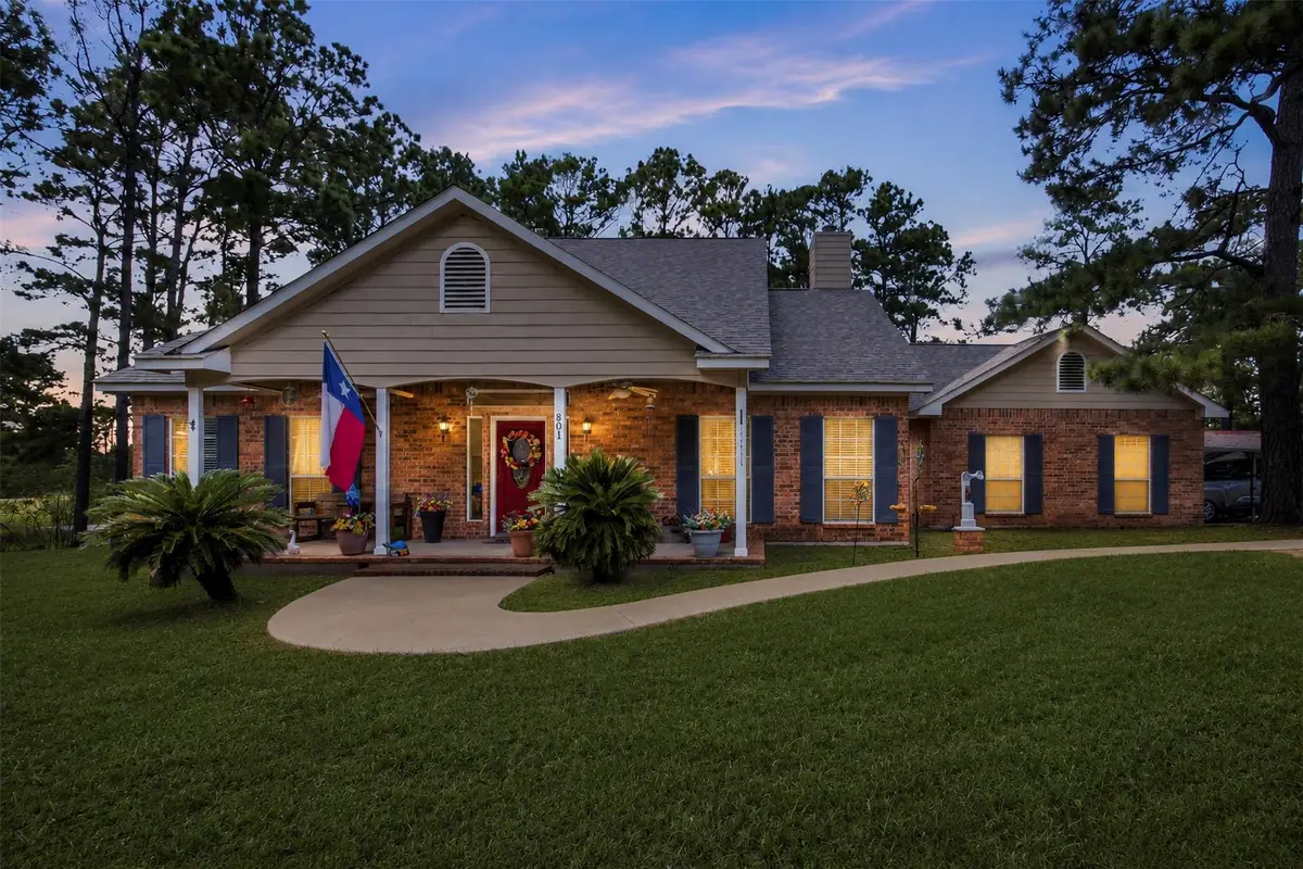 801 Moccasin Trl, La Grange, TX 78945 - #1