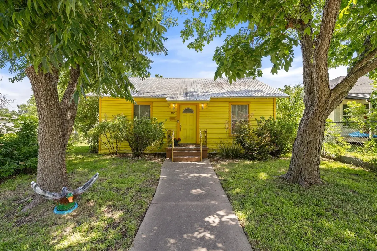 839 W 6th St, Taylor, TX 76574 - #1