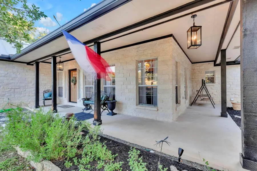 206 S Cowal Dr, Spicewood, TX 78669 - #2