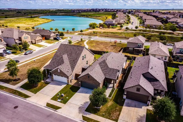 125 Boxwood Dr, Buda, TX 78610