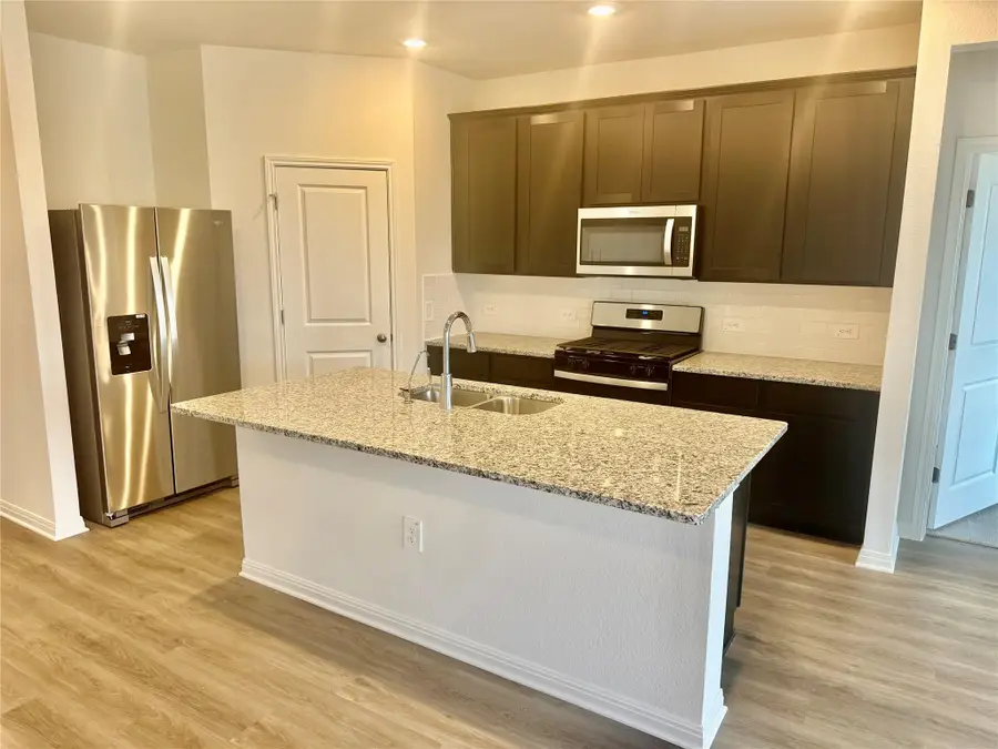 5024 Hazelnut Ln, Del Valle, TX 78617 - Image #2