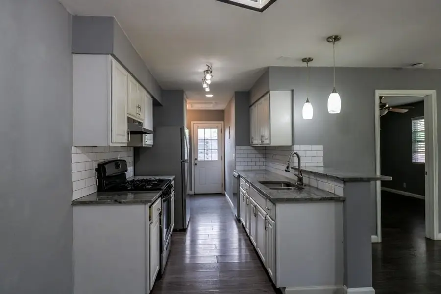 2301 Tern Cir, Austin, TX 78744 - Image #3