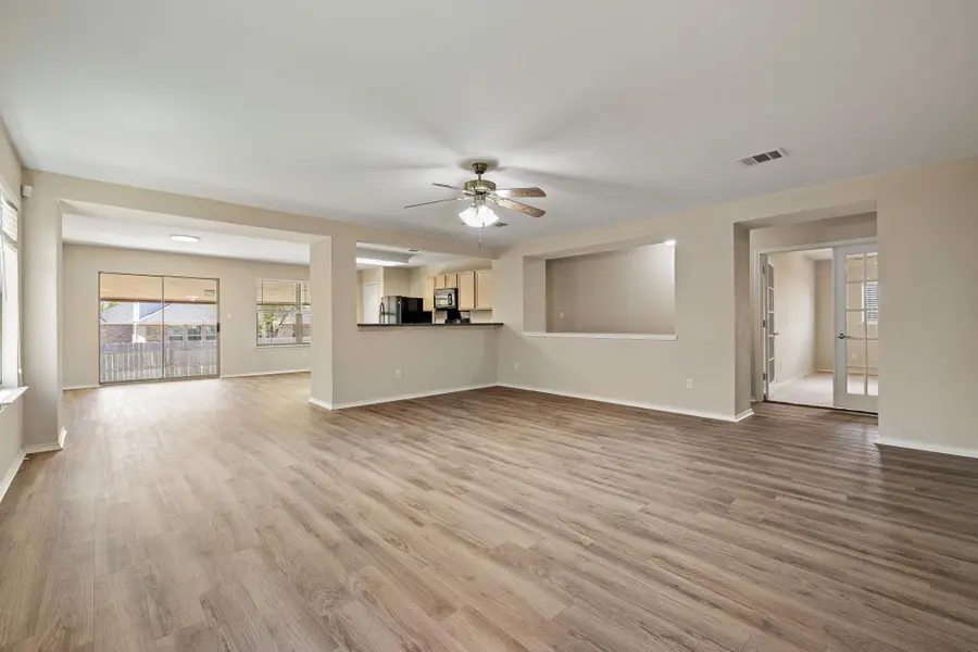 301 Wildwood Dr, Georgetown, TX 78633 - #2