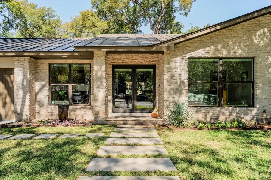 2602 Bend Cv, Austin, TX 78704 - Image #2