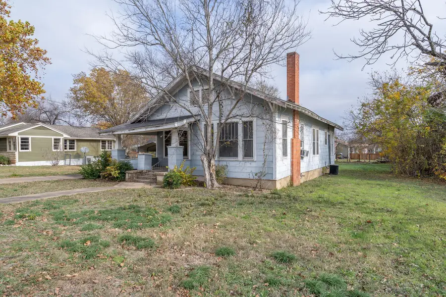 1621 S College St, Georgetown, TX 78626 - Image #3