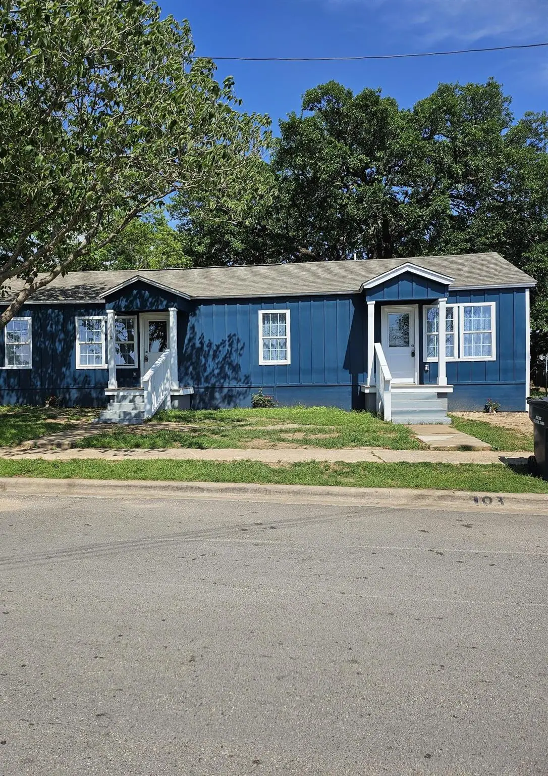 103 N Rhomberg St, Burnet, TX 78611 - #1